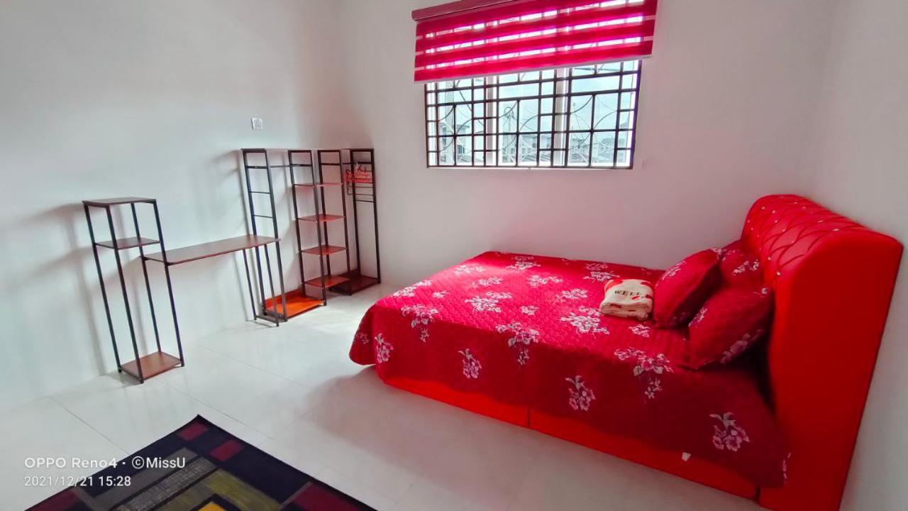 Rania Homestay With Private Pool Seri Iskandar Perak Near Utp Uitm Kampong Bota Road 外观 照片