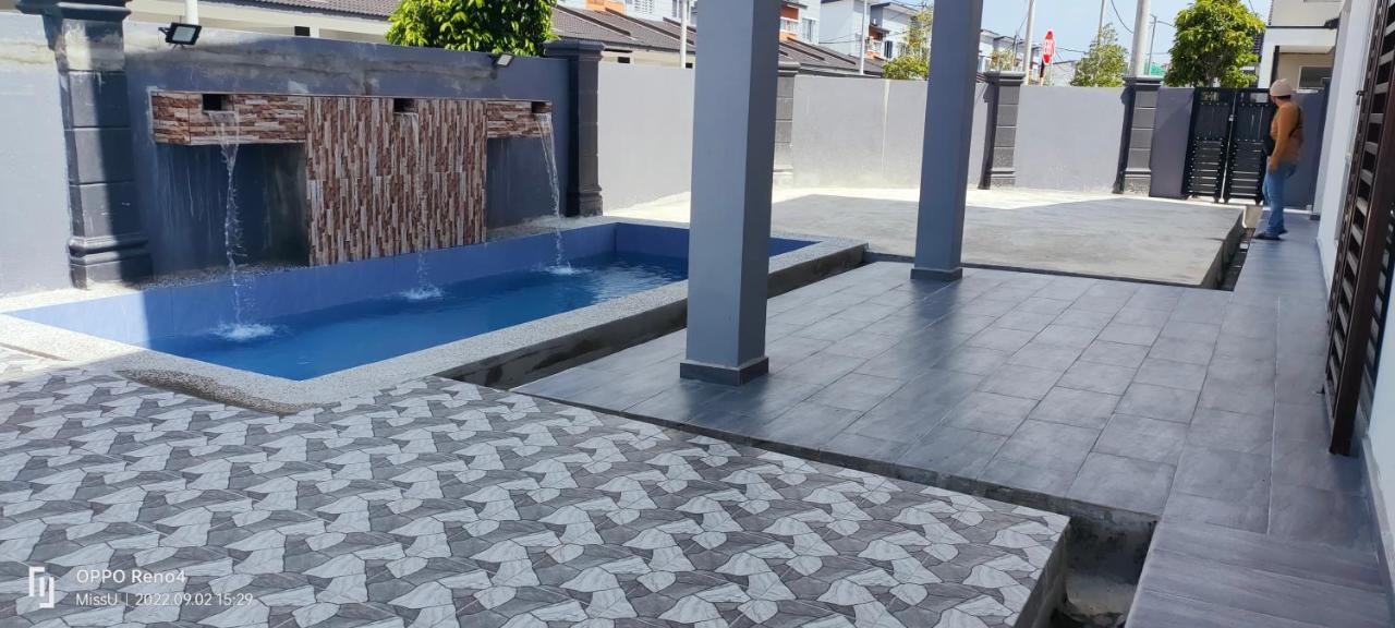 Rania Homestay With Private Pool Seri Iskandar Perak Near Utp Uitm Kampong Bota Road 外观 照片