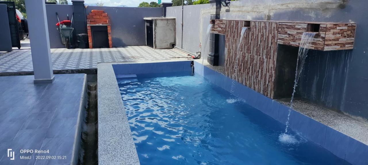 Rania Homestay With Private Pool Seri Iskandar Perak Near Utp Uitm Kampong Bota Road 外观 照片