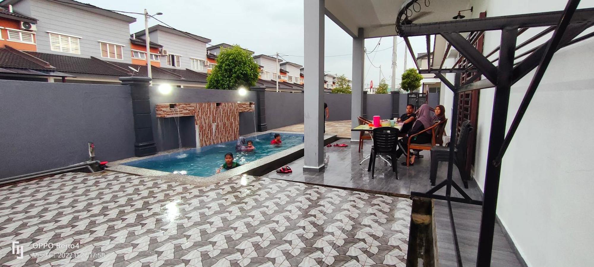 Rania Homestay With Private Pool Seri Iskandar Perak Near Utp Uitm Kampong Bota Road 外观 照片