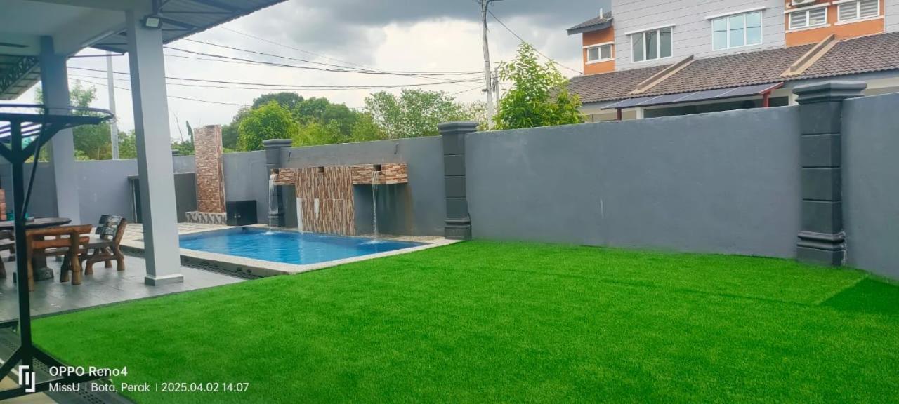 Rania Homestay With Private Pool Seri Iskandar Perak Near Utp Uitm Kampong Bota Road 外观 照片
